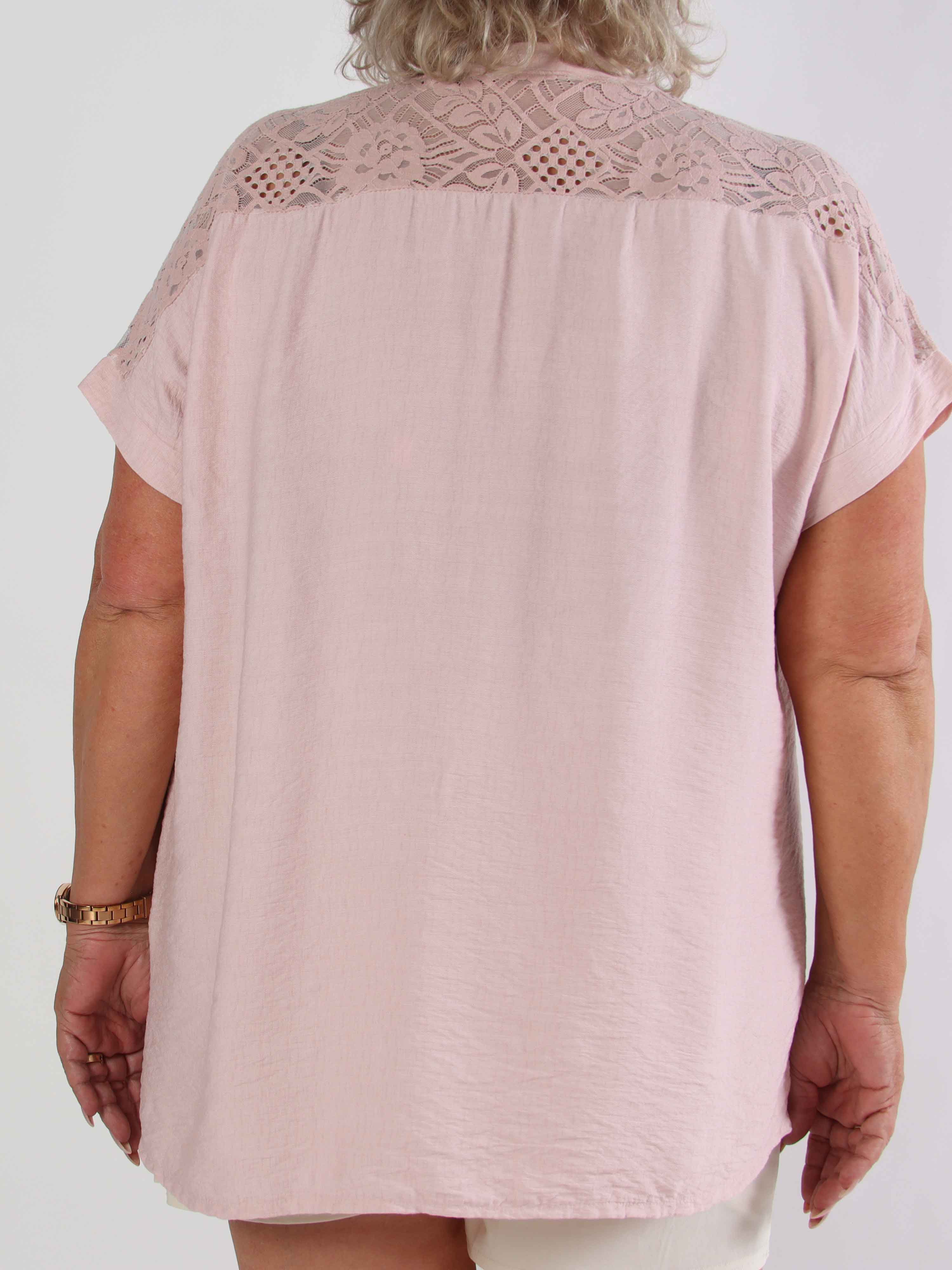 Galene - Söt plus size tunika i viskos med spetsdetaljer